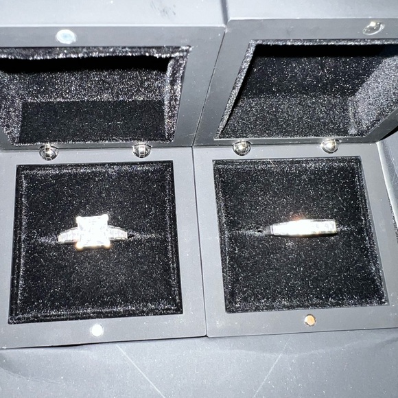 Nexus diamond alternative engagement ring set. 2.5 ct. solid 14k white gold - Picture 3 of 5